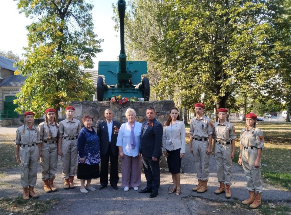 8 сентября 1943 года, войска Красной армии завершили освобождение Донбасса от нацистских захватчиков 8 сентября 1943 года, войска Красной армии завершили освобождение Донбасса от нацистских захватчиков
