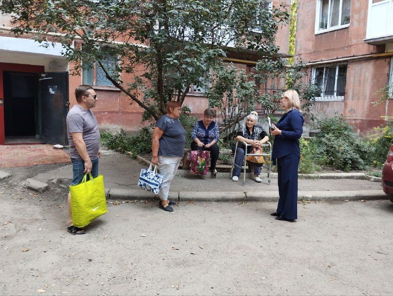 8                      9  