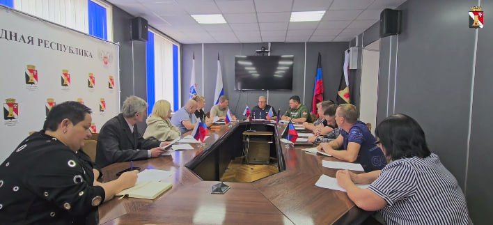 Сергей Самохин: Донецк, Макеевка, Енакиево, Торез, Горловка, Мангуш, Новоазовск — Общественные советы везде! Сергей Самохин: Донецк, Макеевка, Енакиево, Торез, Горловка, Мангуш, Новоазовск — Общественные советы везде!