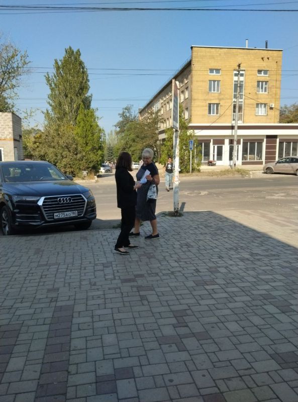 8 сентября в Червоногвардейском внутригородском районе прошла акция «Мы помним подвиги твои, Донбасс!», приуроченная ко Дню освобождения Донбасса 8 сентября в Червоногвардейском внутригородском районе прошла акция «Мы помним подвиги твои, Донбасс!», приуроченная ко Дню освобождения Донбасса