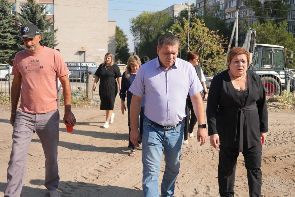 Олег Трофимов: С коллегами оценили ход восстановительных работ в лицее №2 «Престиж» и детском саду №19 города Макеевки Олег Трофимов: С коллегами оценили ход восстановительных работ в лицее №2 «Престиж» и детском саду №19 города Макеевки