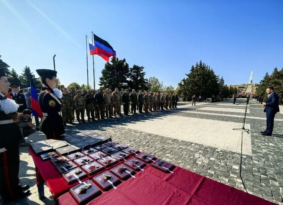 Денис Пушилин: В 82-ю годовщину освобождения Донбасса от немецко-фашистских захватчиков с жителями Республики отдали дань памяти и уважения защитникам Отчизны Денис Пушилин: В 82-ю годовщину освобождения Донбасса от немецко-фашистских захватчиков с жителями Республики отдали дань памяти и уважения защитникам Отчизны