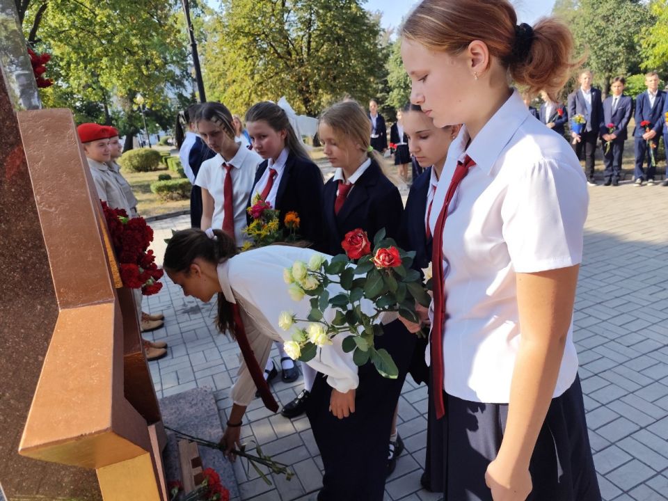 В рамках проекта «Новая школа» в День освобождения Донбасса в общеобразовательных организациях городского округа Макеевка проведён Единый исторический час «Горжусь тобой, родной Донбасс» В рамках проекта «Новая школа» в День освобождения Донбасса в общеобразовательных организациях городского округа Макеевка проведён Единый исторический час «Горжусь тобой, родной Донбасс»