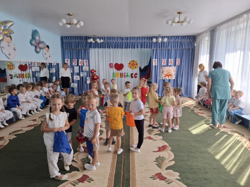 8 сентября 2025 года в дошкольных учреждениях городского округа Макеевка были проведены торжественные мероприятия, посвящённые важному и славному дню – Дню освобождения Донбасса 8 сентября 2025 года в дошкольных учреждениях городского округа Макеевка были проведены торжественные мероприятия, посвящённые важному и славному дню – Дню освобождения Донбасса