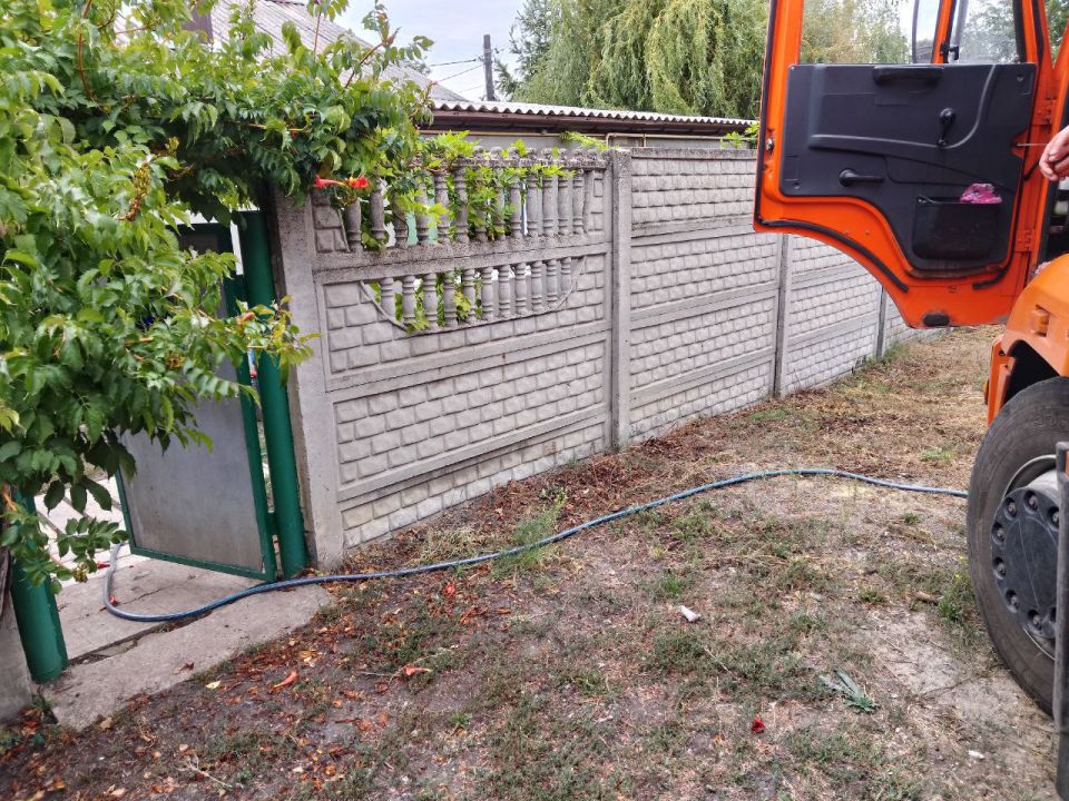 Для обеспечения водой жителей района Управой Кировского внутригородского района при поддержке региона-шефа Московская область ежедневно осуществляется подвоз воды для жителей домов, в которые в установленный графиком день не... Для обеспечения водой жителей района Управой Кировского внутригородского района при поддержке региона-шефа Московская область ежедневно осуществляется подвоз воды для жителей домов, в которые в установленный графиком день не...