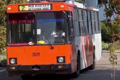 На улицах Макеевки начали ездить обновленные троллейбусы