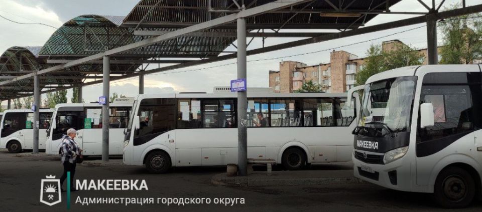 В преддверии Дня города муниципальные маршруты украсили фирменной айдентикой В преддверии Дня города муниципальные маршруты украсили фирменной айдентикой