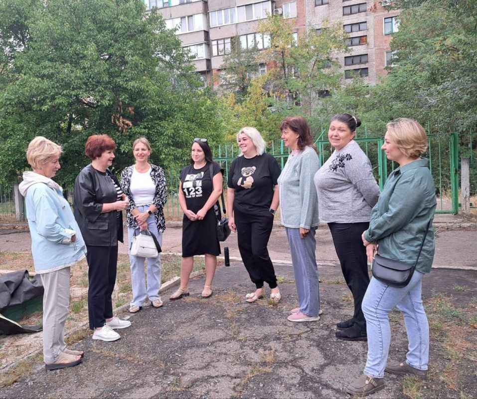 Сегодня, 10 сентября, спикер Ирина Насерова провела встречу с жителями по адресу: г.о. Макеевка, г. Макеевка, мкр. Солнечный, д.32 и д.19 Сегодня, 10 сентября, спикер Ирина Насерова провела встречу с жителями по адресу: г.о. Макеевка, г. Макеевка, мкр. Солнечный, д.32 и д.19