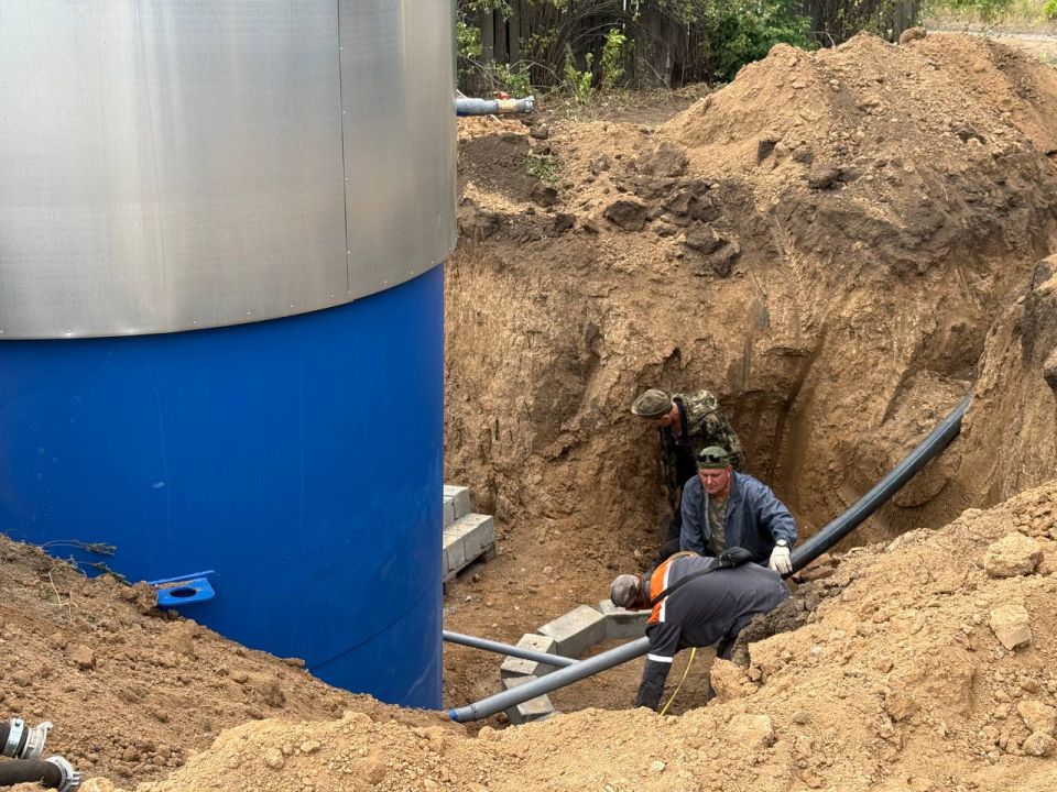 Владислав Ключаров: В посёлке Грузско-Зорянское завершились работы по установке водонапорной башни Владислав Ключаров: В посёлке Грузско-Зорянское завершились работы по установке водонапорной башни