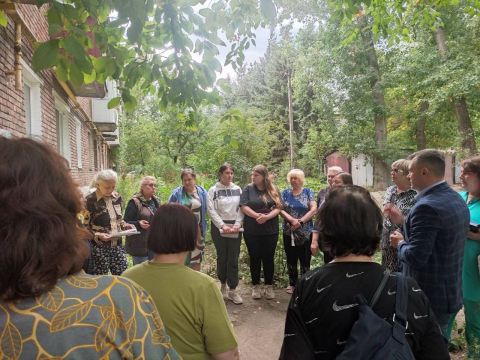 По поручению Главы ДНР Дениса Пушилина, спикер-активист Татьяна Синяговская провела встречу с жителями Кировского района по ул. Циолковского, 139 По поручению Главы ДНР Дениса Пушилина, спикер-активист Татьяна Синяговская провела встречу с жителями Кировского района по ул. Циолковского, 139
