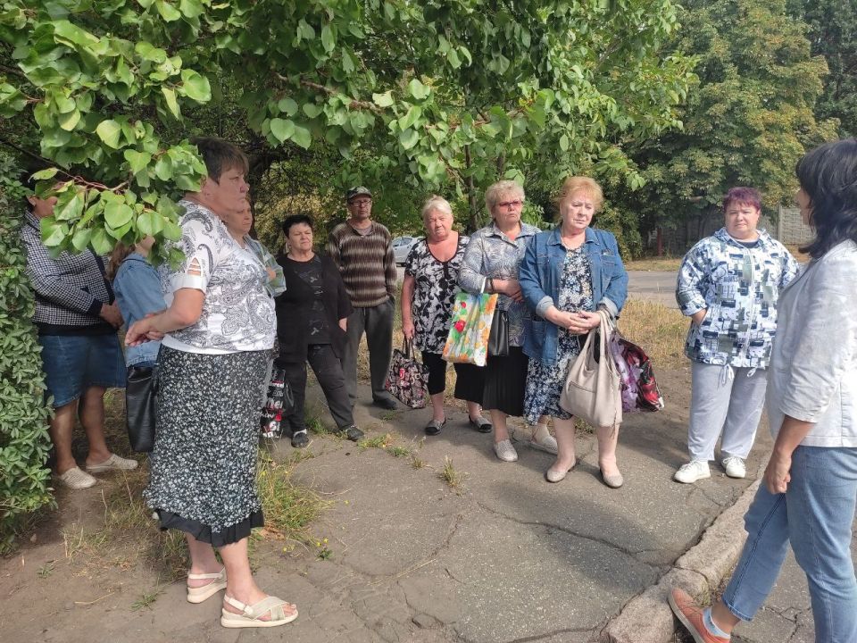 По поручению Главы ДНР Дениса Пушилина, 10 сентября, заместитель руководителя Управы Кировского внутригородского района Администрации городского округа Макеевка Донецкой Народной Республики Ирина Воронина провела встречу с... По поручению Главы ДНР Дениса Пушилина, 10 сентября, заместитель руководителя Управы Кировского внутригородского района Администрации городского округа Макеевка Донецкой Народной Республики Ирина Воронина провела встречу с...