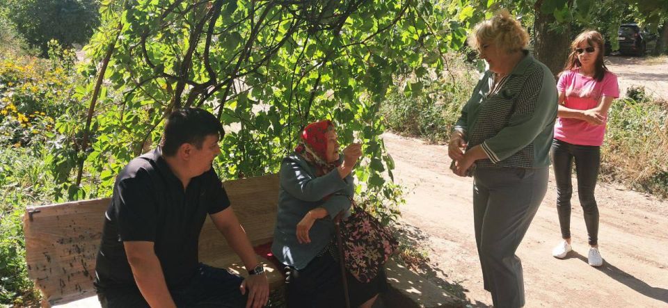 Сегодня, 10 сентября, заместитель руководителя Управы Центрально-Городского внутригородского района Лариса Онищенко и депутат НС ДНР Василий Перцев провели встречу с населением по адресам: г. Макеевка, кв-л Железнодорожный... Сегодня, 10 сентября, заместитель руководителя Управы Центрально-Городского внутригородского района Лариса Онищенко и депутат НС ДНР Василий Перцев провели встречу с населением по адресам: г. Макеевка, кв-л Железнодорожный...