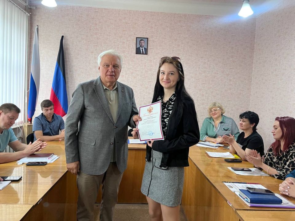 Сегодня, 10 сентября, в Центрально-Городском районе прошло праздничное мероприятие, посвященное Дню города Макеевки, в котором принял участие руководитель Управы Центрально-Городского внутригородского района Владимир Меша Сегодня, 10 сентября, в Центрально-Городском районе прошло праздничное мероприятие, посвященное Дню города Макеевки, в котором принял участие руководитель Управы Центрально-Городского внутригородского района Владимир Меша