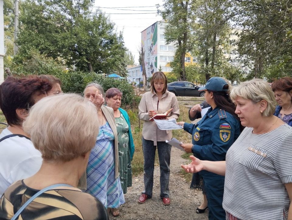 10 сентября в Червоногвардейском районе состоялась встреча первого заместителя руководителя Управы Червоногвардейского внутригородского района Ирины Полищук с жителями жилого массива Дзержинского 10 сентября в Червоногвардейском районе состоялась встреча первого заместителя руководителя Управы Червоногвардейского внутригородского района Ирины Полищук с жителями жилого массива Дзержинского