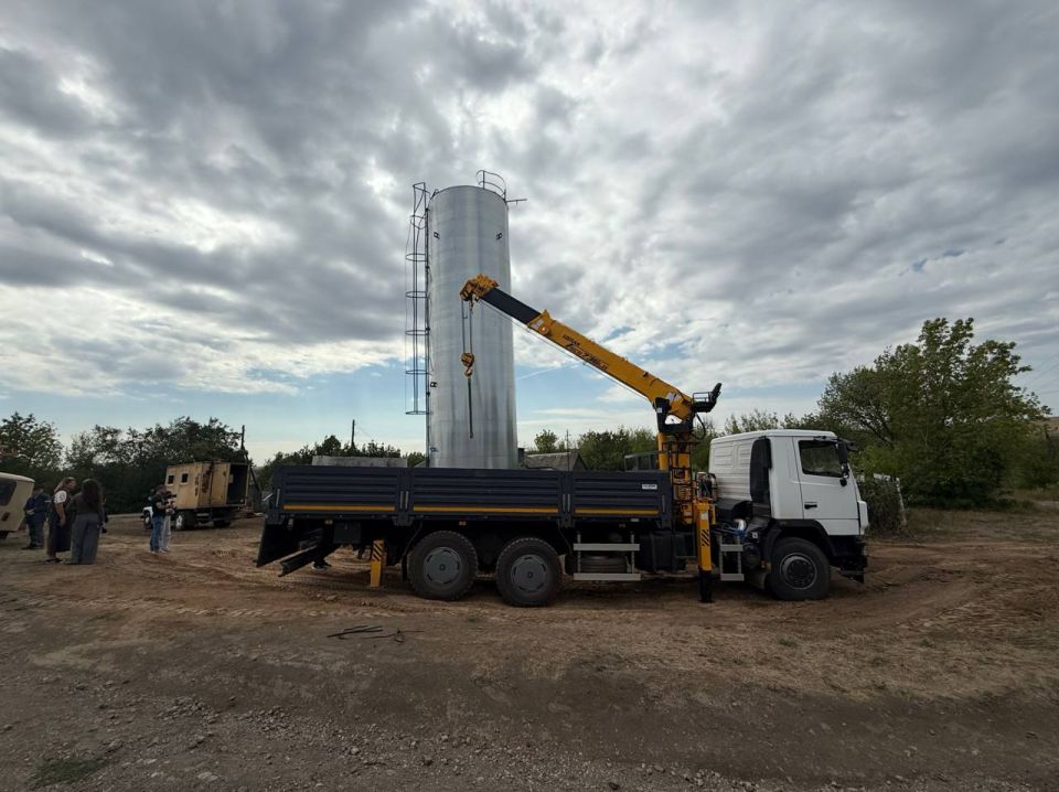 Владислав Ключаров: В посёлке Грузско-Зорянское завершились работы по установке водонапорной башни Владислав Ключаров: В посёлке Грузско-Зорянское завершились работы по установке водонапорной башни