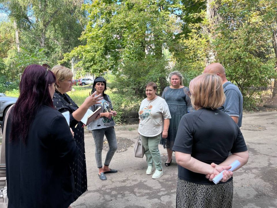 Сегодня, 10 сентября, заместитель главы администрации городского округа Макеевка Ирина Валентиновна Сидякина и представитель Филиала «Макеевкатеплосеть» ГУП ДНР «ДОНБАССТЕПЛОЭНЕРГО» Жанна Анатольевна Ямпольская провели... Сегодня, 10 сентября, заместитель главы администрации городского округа Макеевка Ирина Валентиновна Сидякина и представитель Филиала «Макеевкатеплосеть» ГУП ДНР «ДОНБАССТЕПЛОЭНЕРГО» Жанна Анатольевна Ямпольская провели...