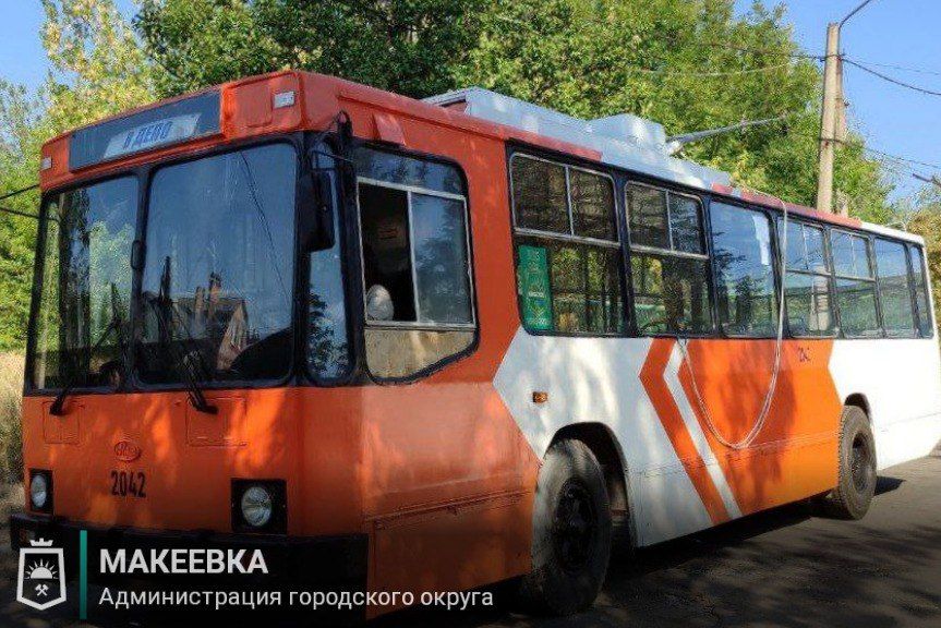 В преддверии Дня города муниципальные маршруты украсили фирменной айдентикой В преддверии Дня города муниципальные маршруты украсили фирменной айдентикой