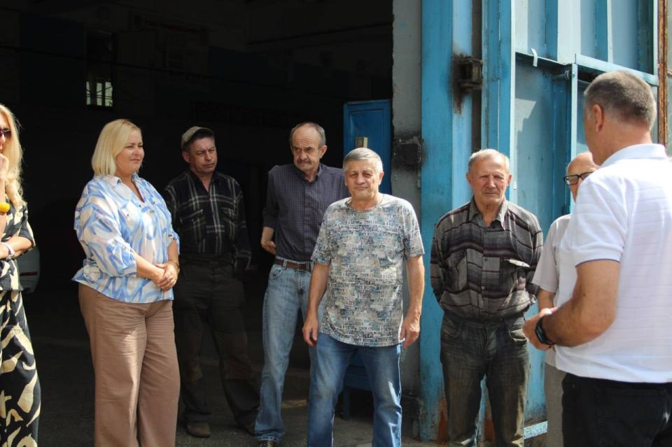 9 ,          : ., . , .2  . 11