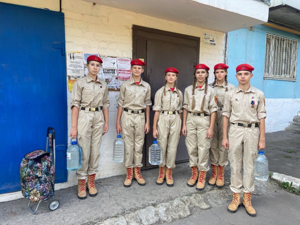 Учащиеся общеобразовательных организаций городского округа Макеевка принимают участие в проекте «Эстафета добра: школьные волонтерские отряды»
