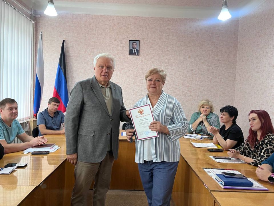 Сегодня, 10 сентября, в Центрально-Городском районе прошло праздничное мероприятие, посвященное Дню города Макеевки, в котором принял участие руководитель Управы Центрально-Городского внутригородского района Владимир Меша Сегодня, 10 сентября, в Центрально-Городском районе прошло праздничное мероприятие, посвященное Дню города Макеевки, в котором принял участие руководитель Управы Центрально-Городского внутригородского района Владимир Меша