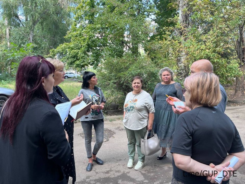 СОТРУДНИКИ ГУП ДНР «ДОНБАССТЕПЛОЭНЕРГО» ПРОДОЛЖАЮТ ПРОВОДИТЬ ВСТРЕЧИ С ГРАЖДАНАМИ СОТРУДНИКИ ГУП ДНР «ДОНБАССТЕПЛОЭНЕРГО» ПРОДОЛЖАЮТ ПРОВОДИТЬ ВСТРЕЧИ С ГРАЖДАНАМИ