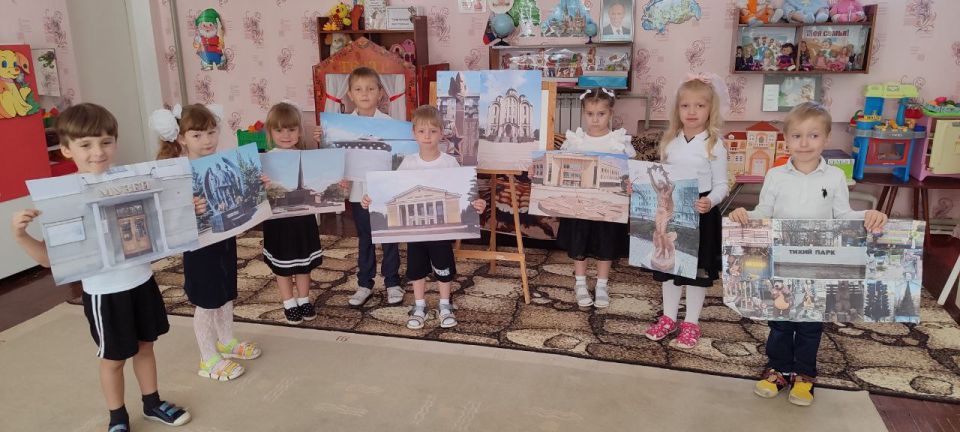 11 сентября 2025 года в дошкольных организациях городского округа Макеевка было проведено тематическое занятие "Макеевка - город трудовой доблести и славы" 11 сентября 2025 года в дошкольных организациях городского округа Макеевка было проведено тематическое занятие "Макеевка - город трудовой доблести и славы"