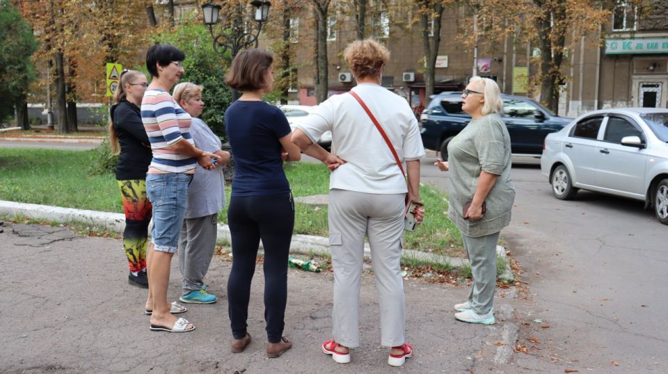 Сегодня, 11 сентября, в рамках проекта «Управдом» Всероссийской политической партии «Единая Россия», депутат Макеевского городского совета Ирина Рудь провела встречу с жителями подведомственной территории по ул. Депутатская...