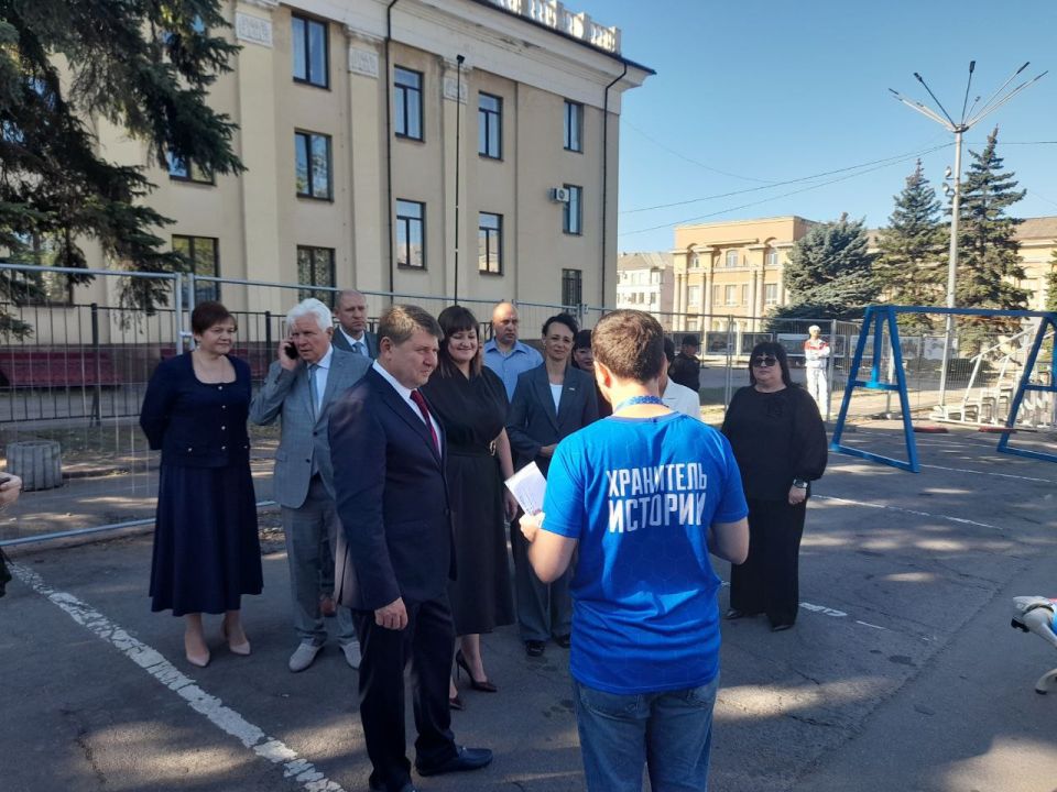 В рамках празднования Дня города юные макеевчане и администрация городского округа Макеевка приняли участие в открытии мультимедийной экспозиции автопоезда «Россия – Моя история», приуроченной к 80-летию Победы и Году...