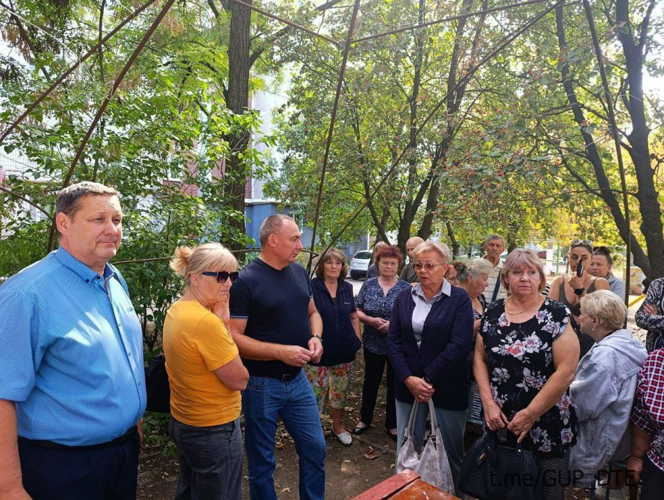 СОТРУДНИКИ ГУП ДНР «ДОНБАССТЕПЛОЭНЕРГО» ПРОДОЛЖАЮТ ПРОВОДИТЬ ВСТРЕЧИ С ГРАЖДАНАМИ СОТРУДНИКИ ГУП ДНР «ДОНБАССТЕПЛОЭНЕРГО» ПРОДОЛЖАЮТ ПРОВОДИТЬ ВСТРЕЧИ С ГРАЖДАНАМИ