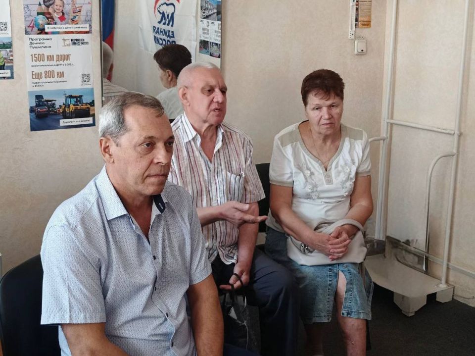 Владислав Ключаров: Порывы на водопроводных сетях, течь канализации, ремонт кровли и другие вопросы поступили ко мне на приёме от макеевчан Владислав Ключаров: Порывы на водопроводных сетях, течь канализации, ремонт кровли и другие вопросы поступили ко мне на приёме от макеевчан