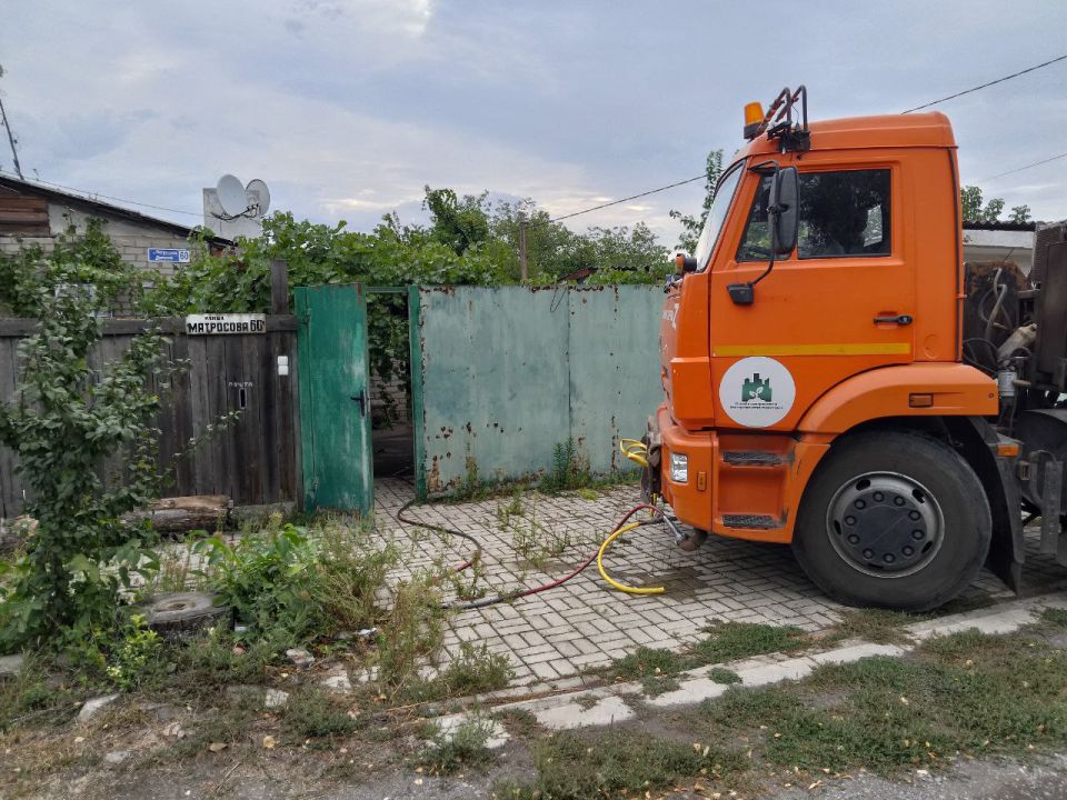 Для обеспечения водой жителей района Управой Кировского внутригородского района при поддержке региона-шефа Московская область ежедневно осуществляется подвоз воды для жителей домов, в которые в установленный графиком день не... Для обеспечения водой жителей района Управой Кировского внутригородского района при поддержке региона-шефа Московская область ежедневно осуществляется подвоз воды для жителей домов, в которые в установленный графиком день не...