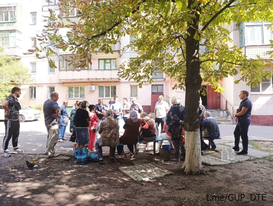 СОТРУДНИКИ ГУП ДНР «ДОНБАССТЕПЛОЭНЕРГО» ПРОДОЛЖАЮТ ПРОВОДИТЬ ВСТРЕЧИ С ГРАЖДАНАМИ СОТРУДНИКИ ГУП ДНР «ДОНБАССТЕПЛОЭНЕРГО» ПРОДОЛЖАЮТ ПРОВОДИТЬ ВСТРЕЧИ С ГРАЖДАНАМИ