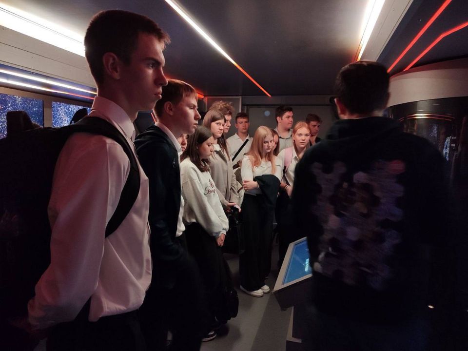 Учащиеся общеобразовательных организаций посещают мультимедийный образовательно-выставочный комплекс «Россия – Моя история», который рассказывает о важных периодах формирования и становления государства и культуры нашей... Учащиеся общеобразовательных организаций посещают мультимедийный образовательно-выставочный комплекс «Россия – Моя история», который рассказывает о важных периодах формирования и становления государства и культуры нашей...