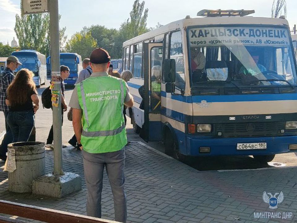 В Харцызске и Донецке проверили соблюдение расписания движения межмуниципальных маршрутов