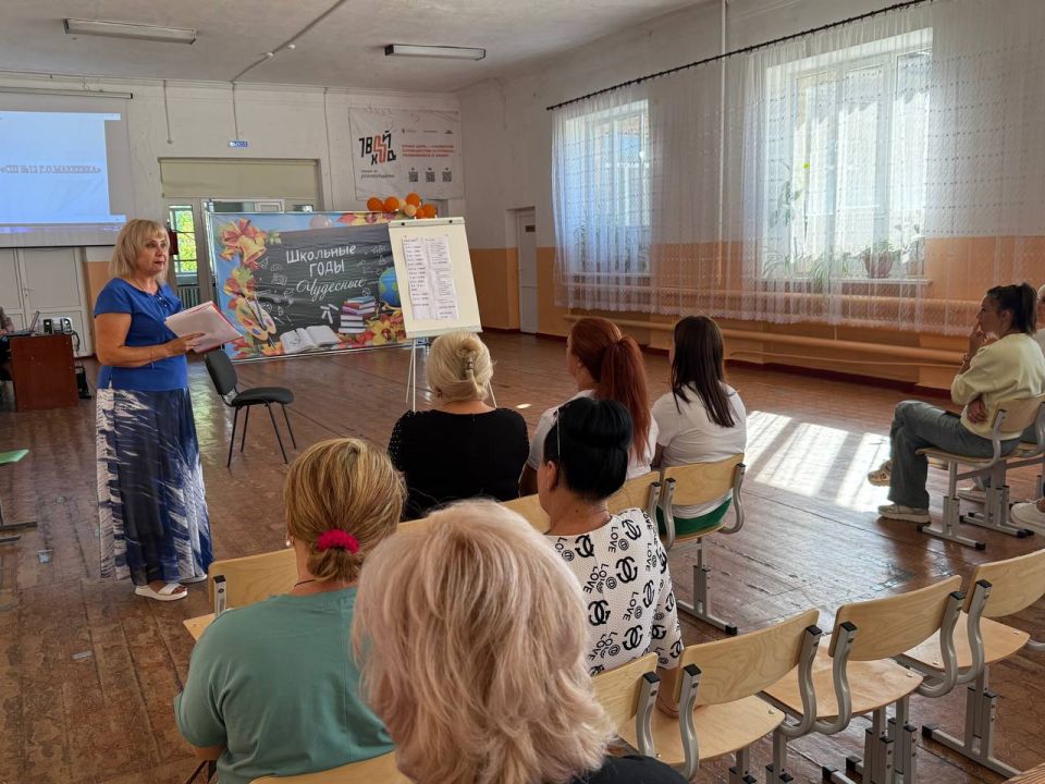 С целью предупреждения несчастных случаев с несовершеннолетними на объектах железнодорожной инфраструктуры с учащимися общеобразовательных организаций проведена профилактическая беседа «Железная дорога – зона повышенной... С целью предупреждения несчастных случаев с несовершеннолетними на объектах железнодорожной инфраструктуры с учащимися общеобразовательных организаций проведена профилактическая беседа «Железная дорога – зона повышенной...