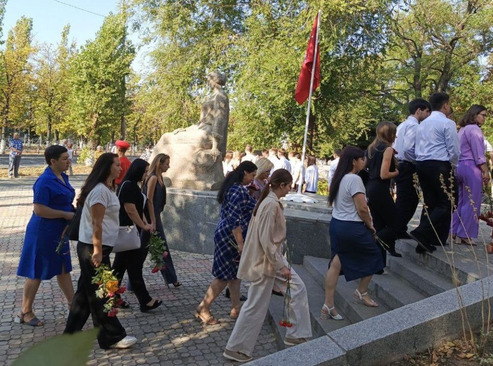 Мероприятия центров занятости региона по случаю Дня освобождения Донбасса – в #ДАЙДЖЕСТ_ЦЗ_ДНР за текущую неделю Мероприятия центров занятости региона по случаю Дня освобождения Донбасса – в #ДАЙДЖЕСТ_ЦЗ_ДНР за текущую неделю