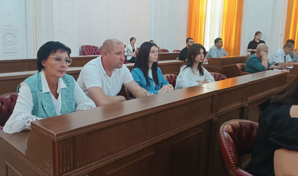 Валентина Харлашка: Парламентарии обсуждают важные вопросы Валентина Харлашка: Парламентарии обсуждают важные вопросы