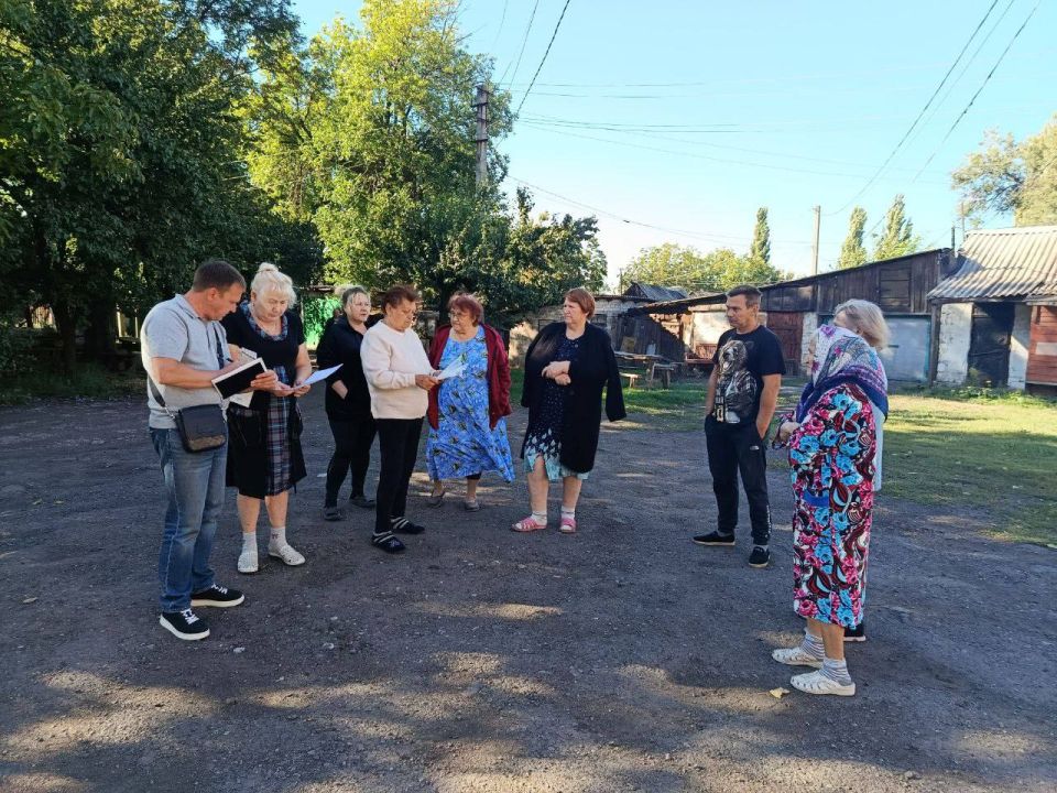 В Советском районе продолжается активное взаимодействие с жителями, инициированное Главой ДНР Денисом Пушилиным