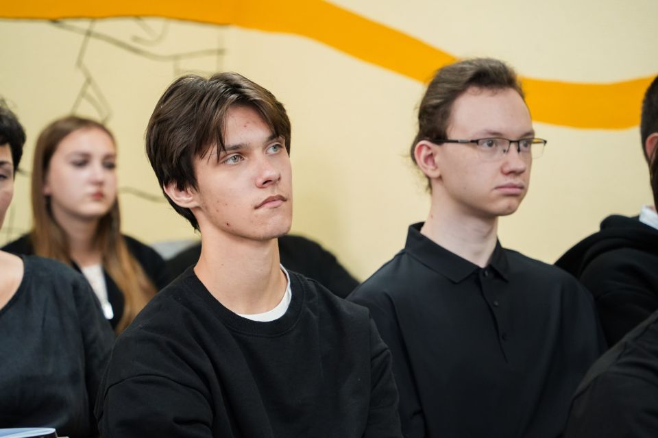 Главная наша задача — противостоять Главная наша задача — противостоять