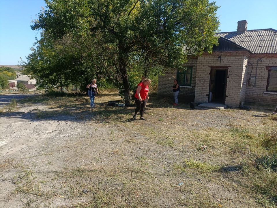 #80регион. 12 сентября, спикер - активист Светлана Пархоменко провела встречу с жителями района на подведомственной территории пгт Землянки по ул. Пионерская, 5 #80регион. 12 сентября, спикер - активист Светлана Пархоменко провела встречу с жителями района на подведомственной территории пгт Землянки по ул. Пионерская, 5