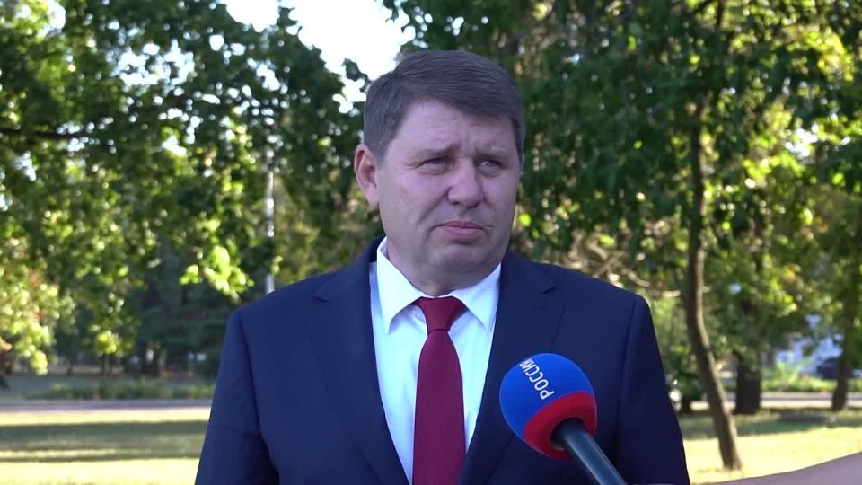 В администрации состоялся штаб о ситуации по факту обрушения стены в доме 13/14 по ул. Николаева в Горняцком районе