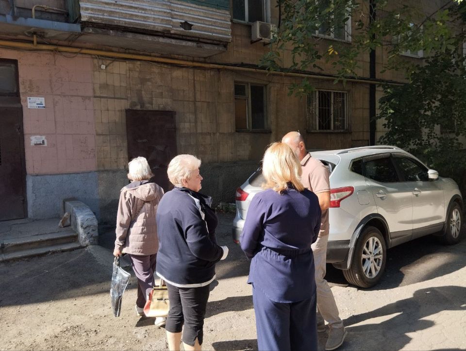 12 сентября в Червоногвардейском районе прошла встреча депутата Макеевского городского совета ДНР первого созыва Игоря Сепика с жителями жилого массива Горького во дворе дома № 48 по улице Малиновского и собрала...