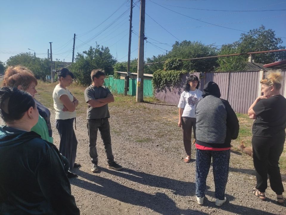 По поручению Главы ДНР Дениса Пушилина,12 сентября, заместитель руководителя Управы Кировского внутригородского района Администрации городского округа Макеевка Донецкой Народной Республики Ирина Воронина провела встречу с... По поручению Главы ДНР Дениса Пушилина,12 сентября, заместитель руководителя Управы Кировского внутригородского района Администрации городского округа Макеевка Донецкой Народной Республики Ирина Воронина провела встречу с...