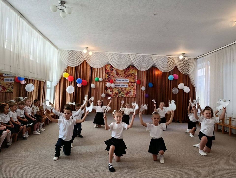 8 сентября 2025 года в дошкольных учреждениях городского округа Макеевка были проведены торжественные мероприятия, посвящённые важному и славному дню – Дню освобождения Донбасса 8 сентября 2025 года в дошкольных учреждениях городского округа Макеевка были проведены торжественные мероприятия, посвящённые важному и славному дню – Дню освобождения Донбасса