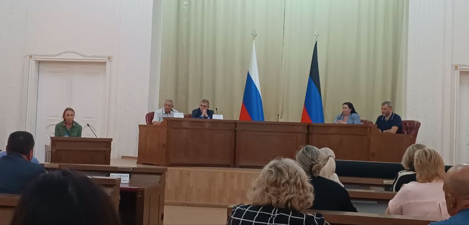 Валентина Харлашка: Парламентарии обсуждают важные вопросы