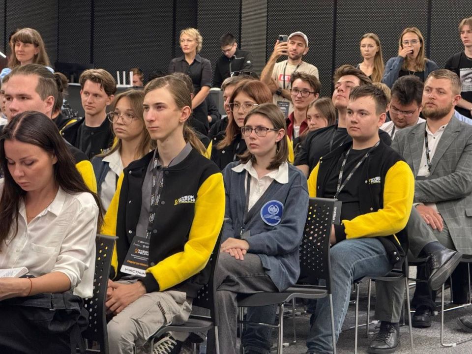 Наша команда «Пин-код» заняла второе место в финале Кубка России по спортивному программированию в дисциплине «программирование робототехники» Наша команда «Пин-код» заняла второе место в финале Кубка России по спортивному программированию в дисциплине «программирование робототехники»