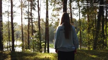 Денис Пушилин: Три девушки из ДНР в этом году окончили школу, им по 17 лет