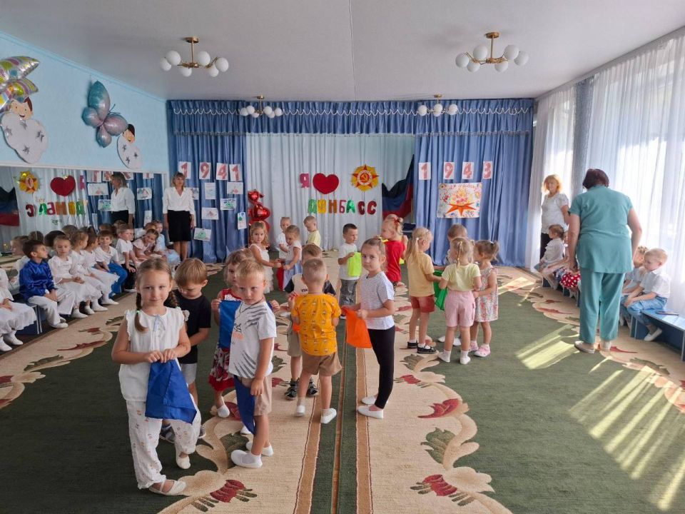 8 сентября 2025 года в дошкольных учреждениях городского округа Макеевка были проведены торжественные мероприятия, посвящённые важному и славному дню – Дню освобождения Донбасса 8 сентября 2025 года в дошкольных учреждениях городского округа Макеевка были проведены торжественные мероприятия, посвящённые важному и славному дню – Дню освобождения Донбасса