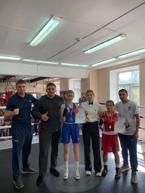 В Макеевка 6-7 сентября прошел "Открытый ринг по боксу памяти выдающихся тренеров - преподавателей по боксу Нестеренко В.Н., Вдовенко В.И., Лещенко Г.Ф. и Забайрацкого В.И." В Макеевка 6-7 сентября прошел "Открытый ринг по боксу памяти выдающихся тренеров - преподавателей по боксу Нестеренко В.Н., Вдовенко В.И., Лещенко Г.Ф. и Забайрацкого В.И."