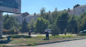 В Кировском внутригородском районе продолжаются работы по благоустройству